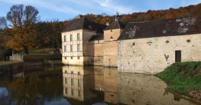 Château entre deux monts